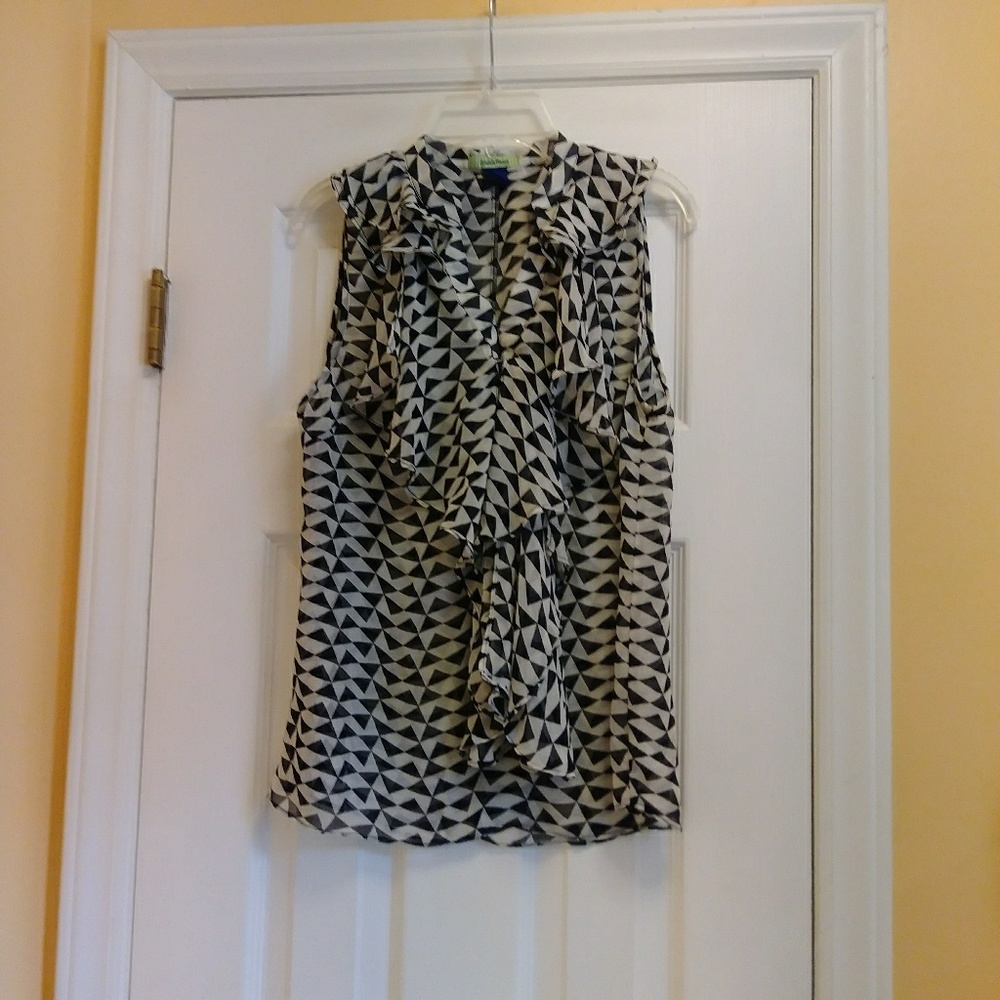 Freehug Women's Blouse Sz Medium Black White